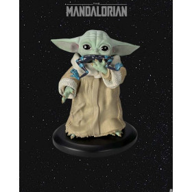 Star Wars : The Mandalorian - Attakus - Statue 1/5 Grogu Eating the Frog