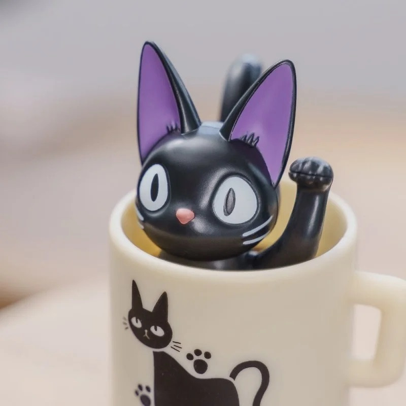 Kiki la Petite Sorcière - Figurine culbuto Jiji dans sa tasse
