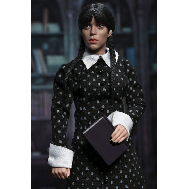 FIN 2025 : Wednesday - Figurine Classic Dress 20 cm