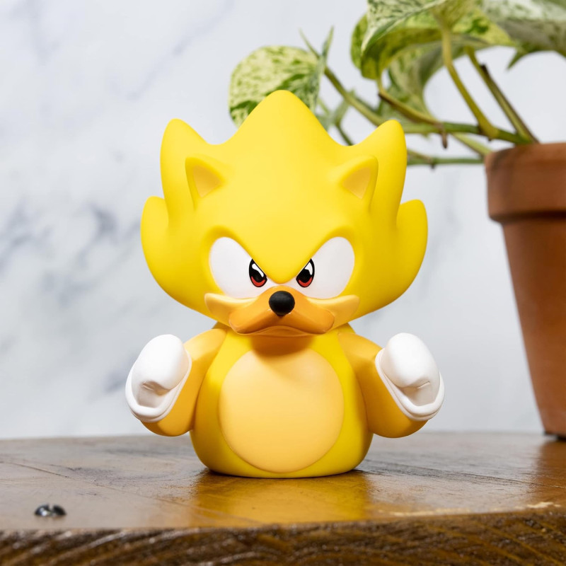 Canard cosplay Super Sonic Sonic the Hedgehog
