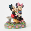 NOVEMBRE 2025 : Disney - Traditions - Figurine A Blooming Romance (Mickey and Minnie Bench)