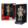 IT : Welcome to Derry - Statue PVC Movie Maniacs Pennywise (Flashback) (Gold Label) 16 cm boîte et statue