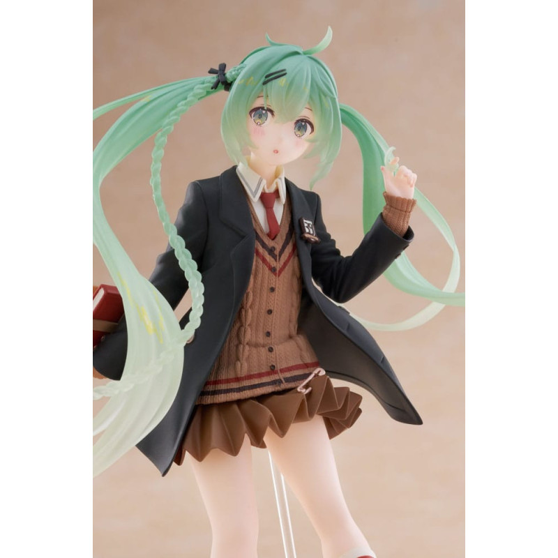 Figurine Hatsune Miku Fashion Preppy 18 cm – Taito Officicielle