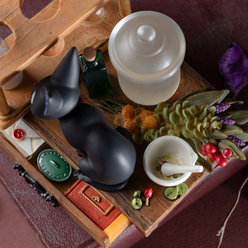 Ghibli – Sablier Diorama Jiji – Benelic Kiki la Petite Sorcière