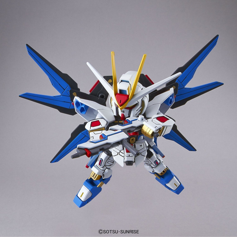 Model kit Bandai – SD EX Standard Strike Freedom Gundam