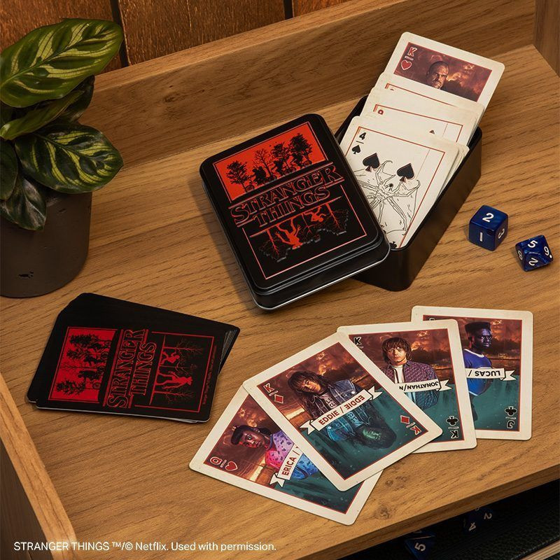 Stranger Things - Jeu de cartes en boîte métallique