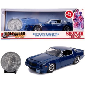 Stranger Things - 1/24 1979 Billy's Chevrolet Camaro + pièce de collection