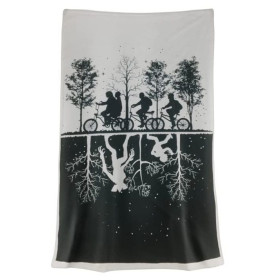 Stranger Things - Couverture Black & White 100 x 150 cm