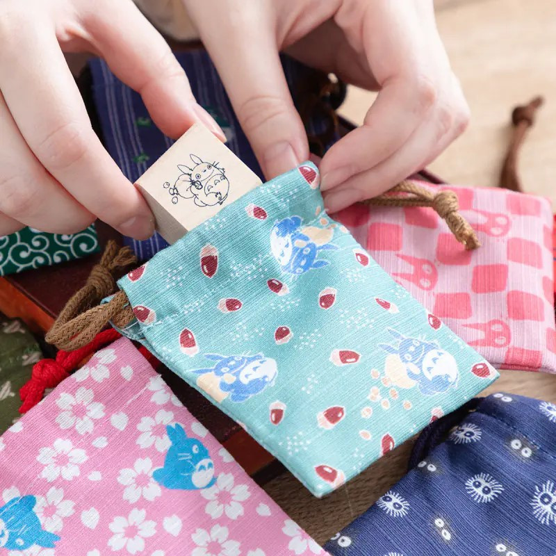 Mon voisin Totoro - Tampon avec Pochon Totoro Bleu & Noisettes