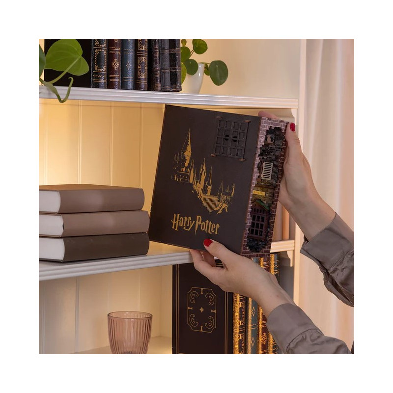 Harry Potter - Book Nook Diagon Alley Tiny Adventures