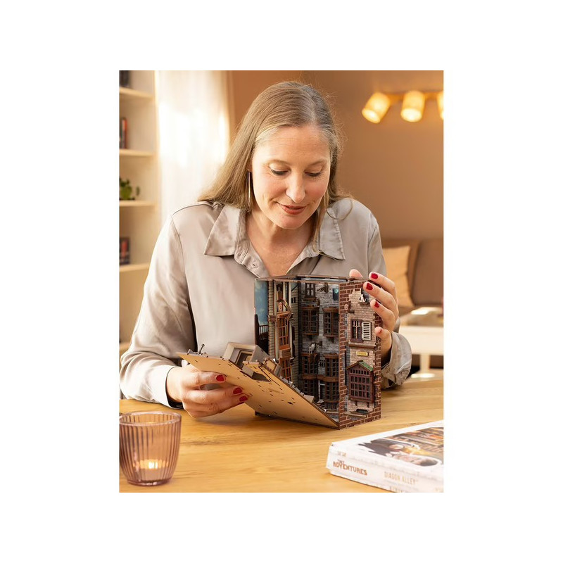 Harry Potter - Book Nook Diagon Alley Tiny Adventures