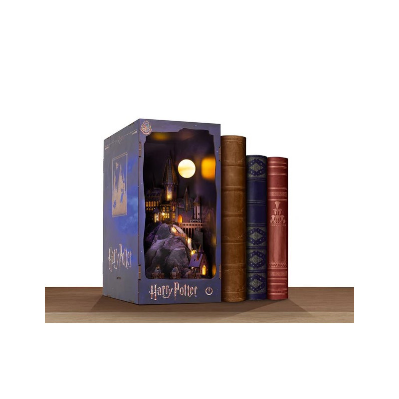 Harry Potter - Book Nook Hogwarts Castle Tiny Adventures
