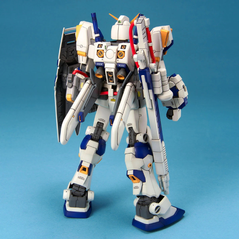 Gundam - MG 1/100 RX-78-4 Gundam – Bandai