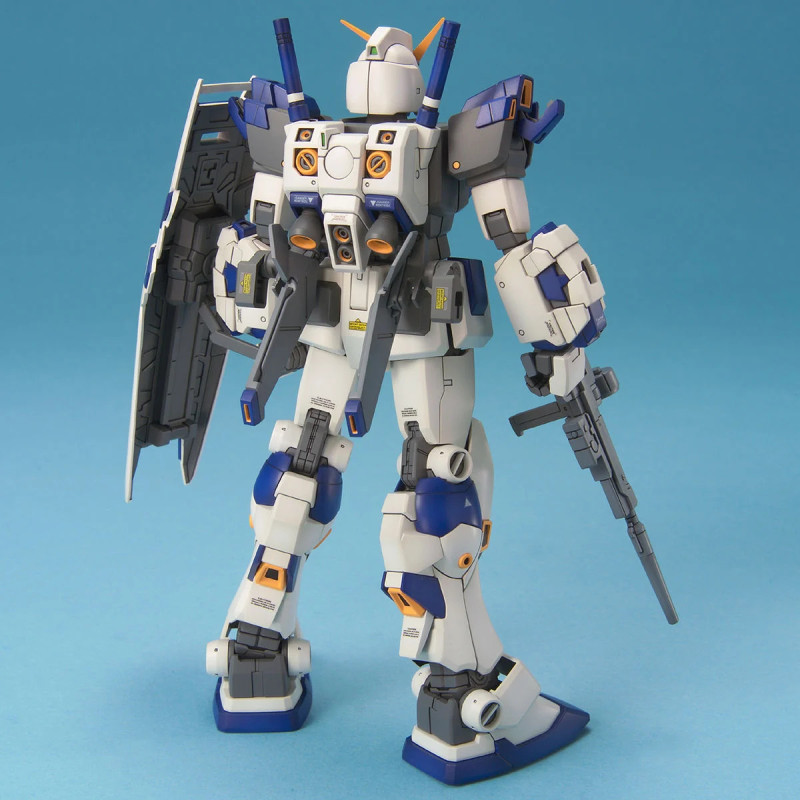Gundam - MG 1/100 RX-78-4 Gundam – Bandai